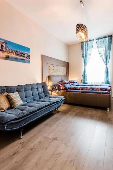 Blue And Silver Apartments City Parks kontakt